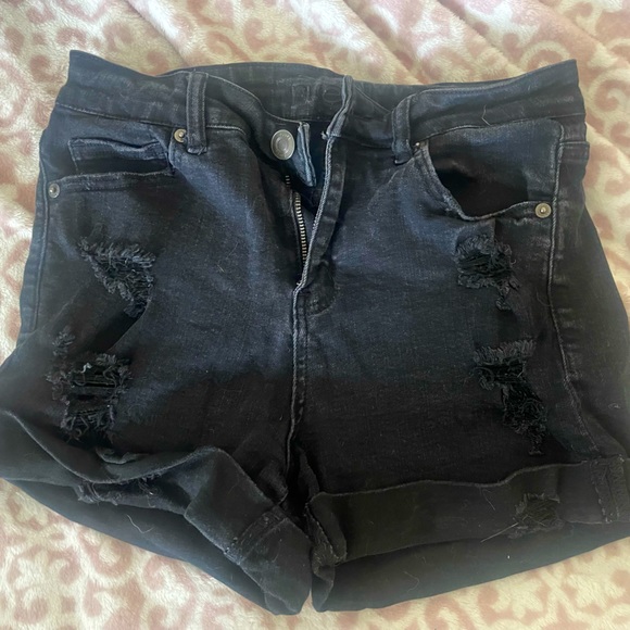 Black shorts - Picture 1 of 3